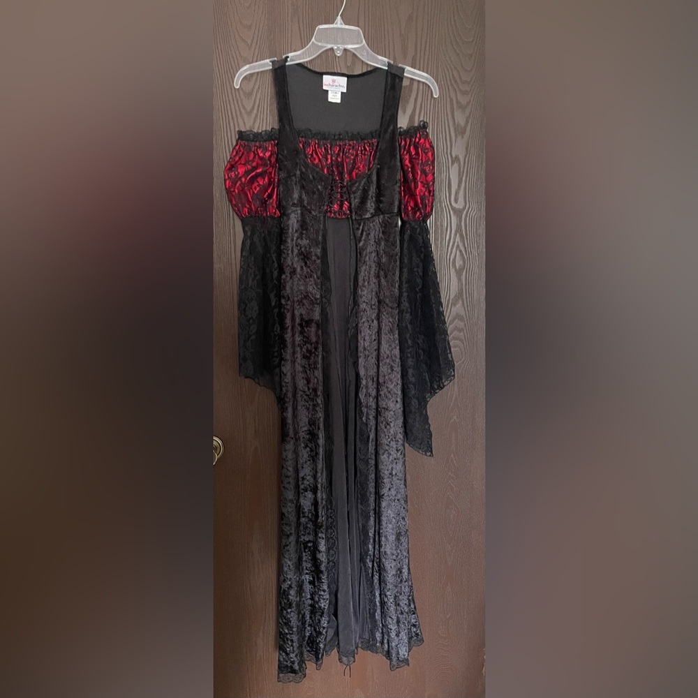 Goth Prin’zez (vampire) Halloween Costume - Picture 3 of 16